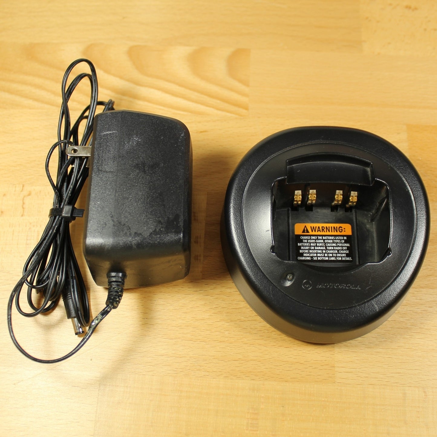 Original Motorola HTN9000C Desktop Rapid Charger Single 2-way Radio