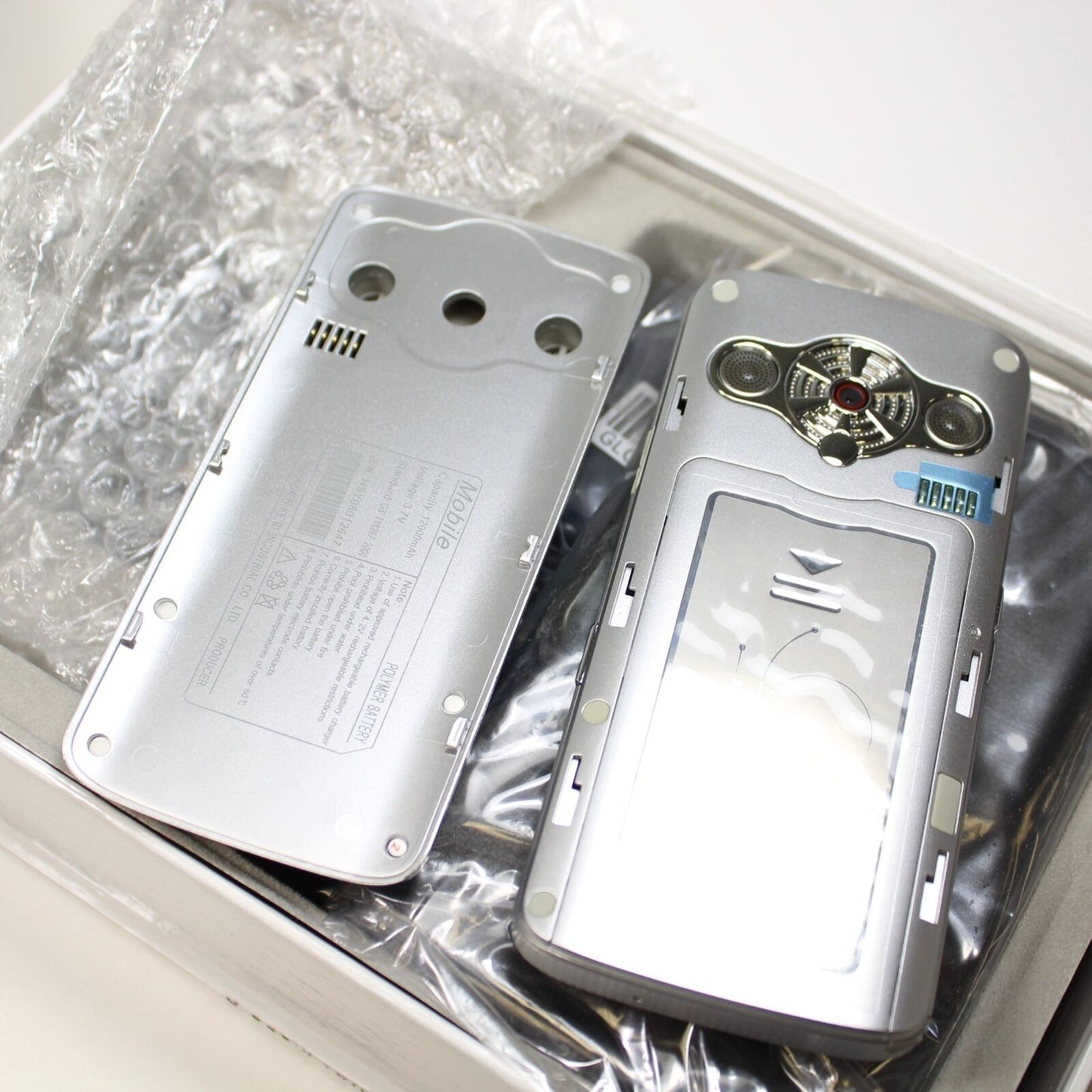 Unlocked Global Mobile Phone G0001 Silver International GSM Dual SIM In Box