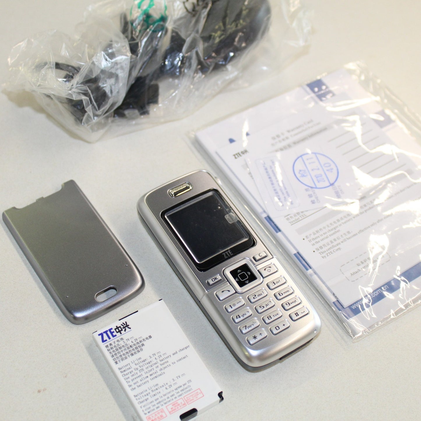 Rare Vintage ZTE M5010 Phone International CDMA Silver Collectible In Box Bundle