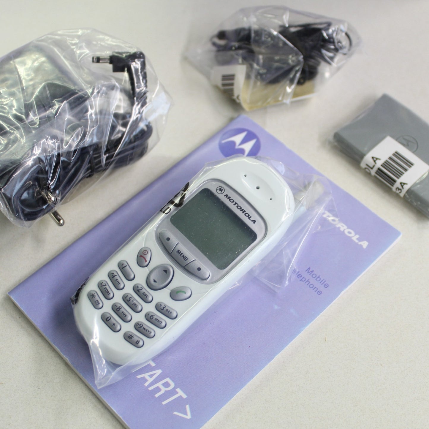 Rare Vintage Motorola T190 Phone White International In Box Bundle Complete