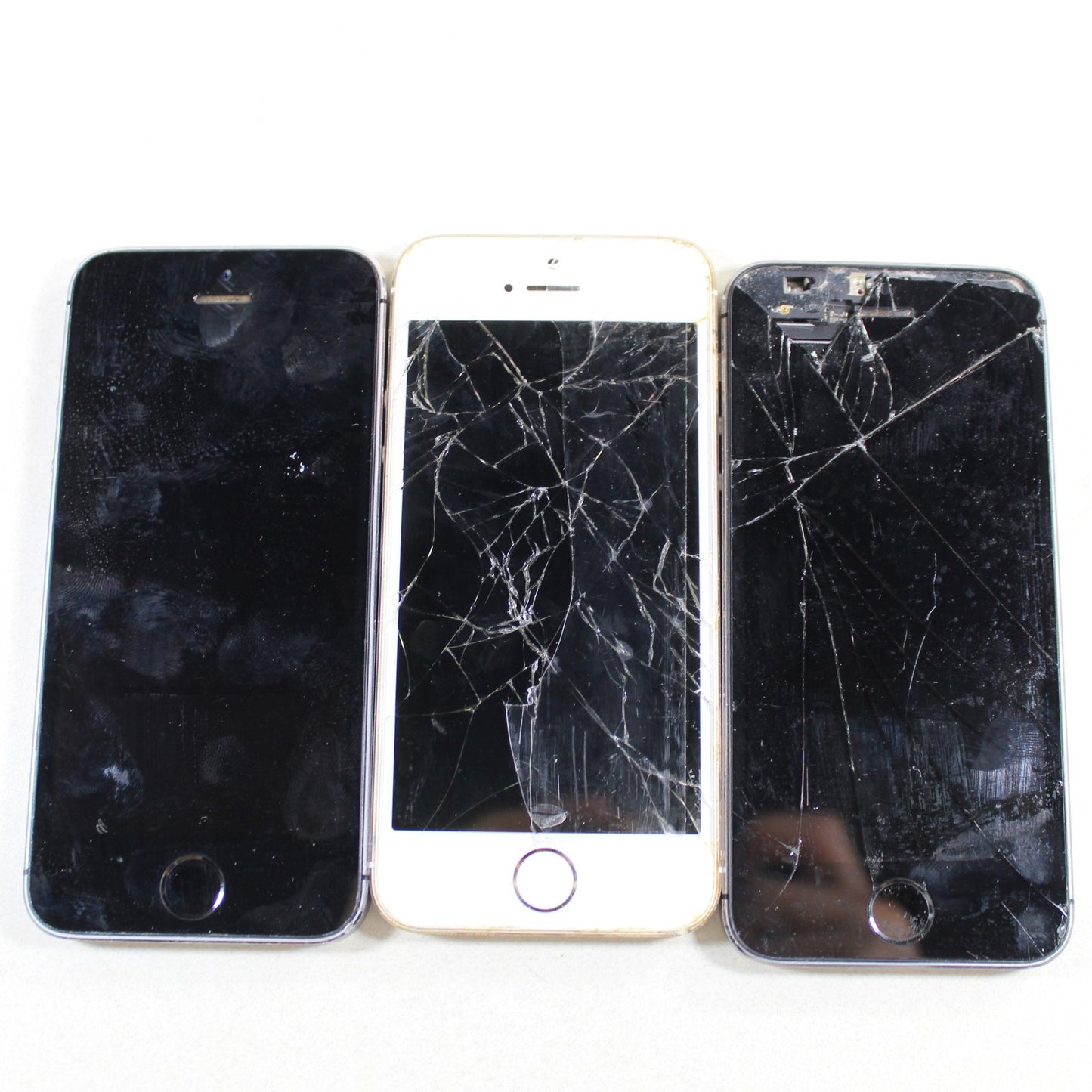 Vintage Apple iPhone 5S A1453 Smartphone 4G LTE Mix Lot of 3 For Parts Asis