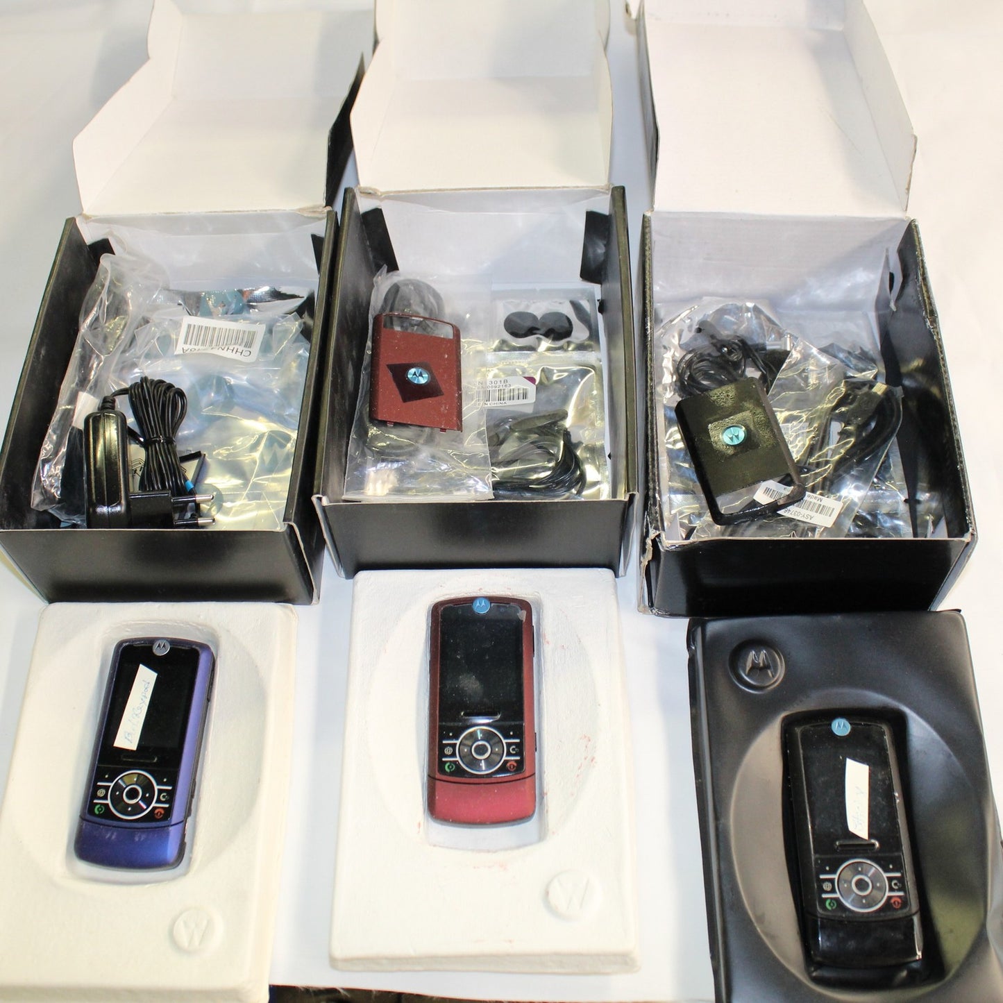 Rare Vintage Motorola Moto RIZR Z3 Phone ASIS Lot of 3 Bundle For Parts