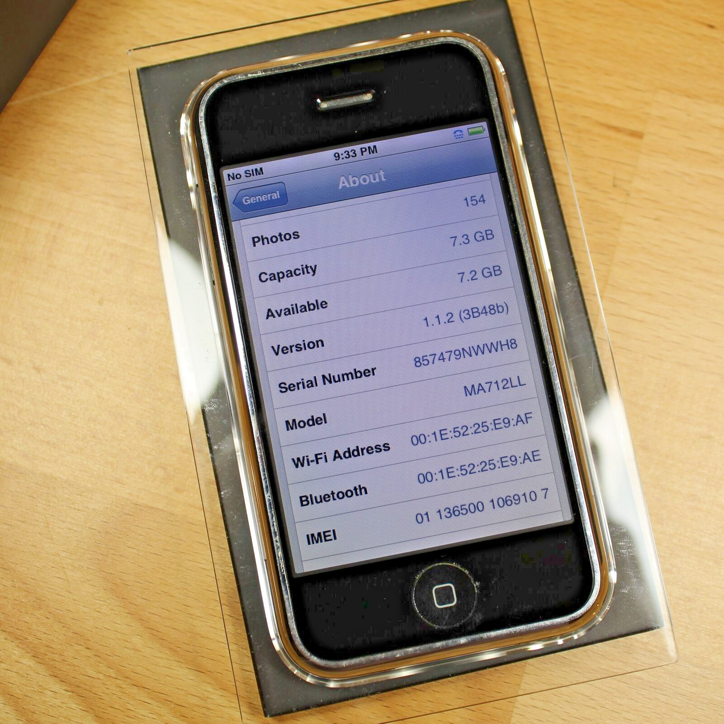 Very Rare Apple iPhone 1st Generation IOS 1 A1203 8GB AT&T In Box Collectible