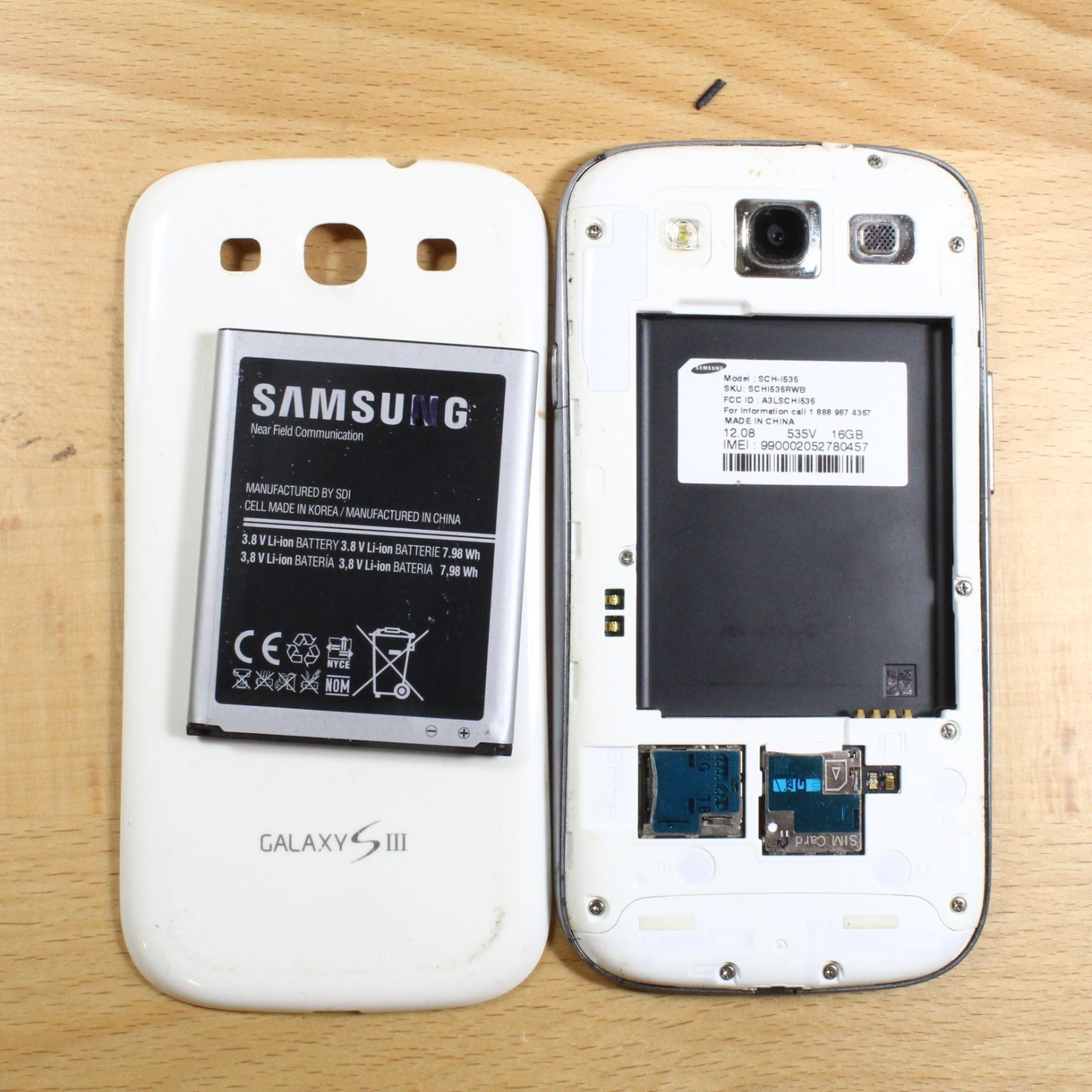 Samsung Galaxy S3 SCH-i535 Verizon White Smartphone For Parts #392