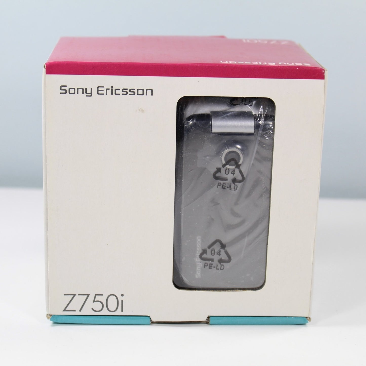 Rare Vintage Sony Ericsson Z750i Flip Phone Black In Box Complete 3G GSM 2007