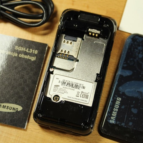 Rare Vintage Samsung SGH-L310 Phone Unlocked In Box Black Gold No Battery