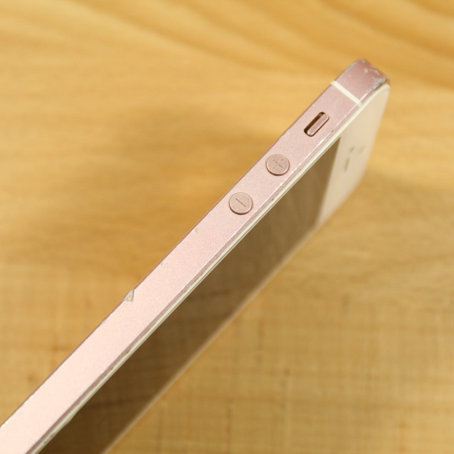 Vintage Apple iPhone SE 1st Gen A1662 4G LTE Smartphone Rose Gold 64GB