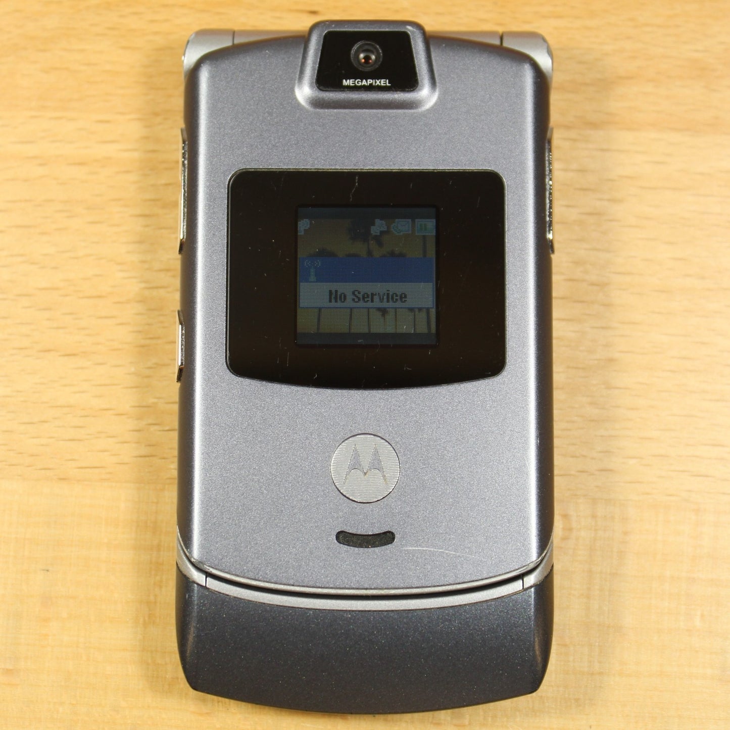 Rare Motorola RAZR V3 Alltel Camera Flip Phone Gray Vintage Collector Piece