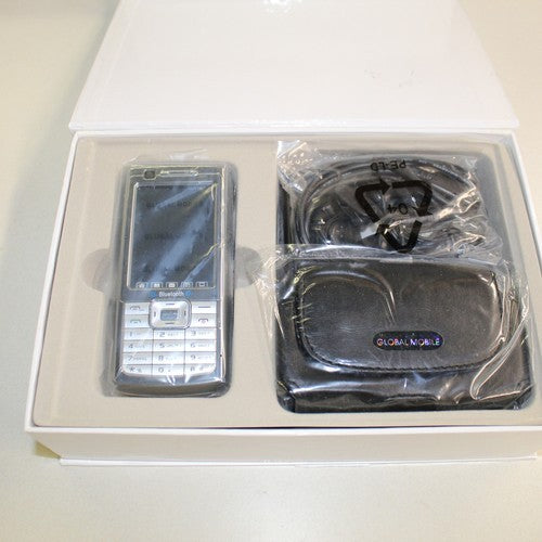 Unlocked Smartphone Global Mobile G0004 Unlocked GSM Worldwide In Box Complete