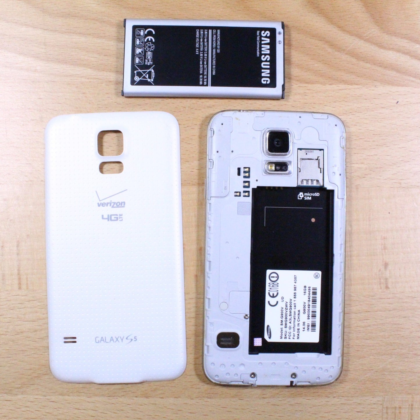 Samsung Galaxy S5 SM-G900v White Smartphone For Parts #298
