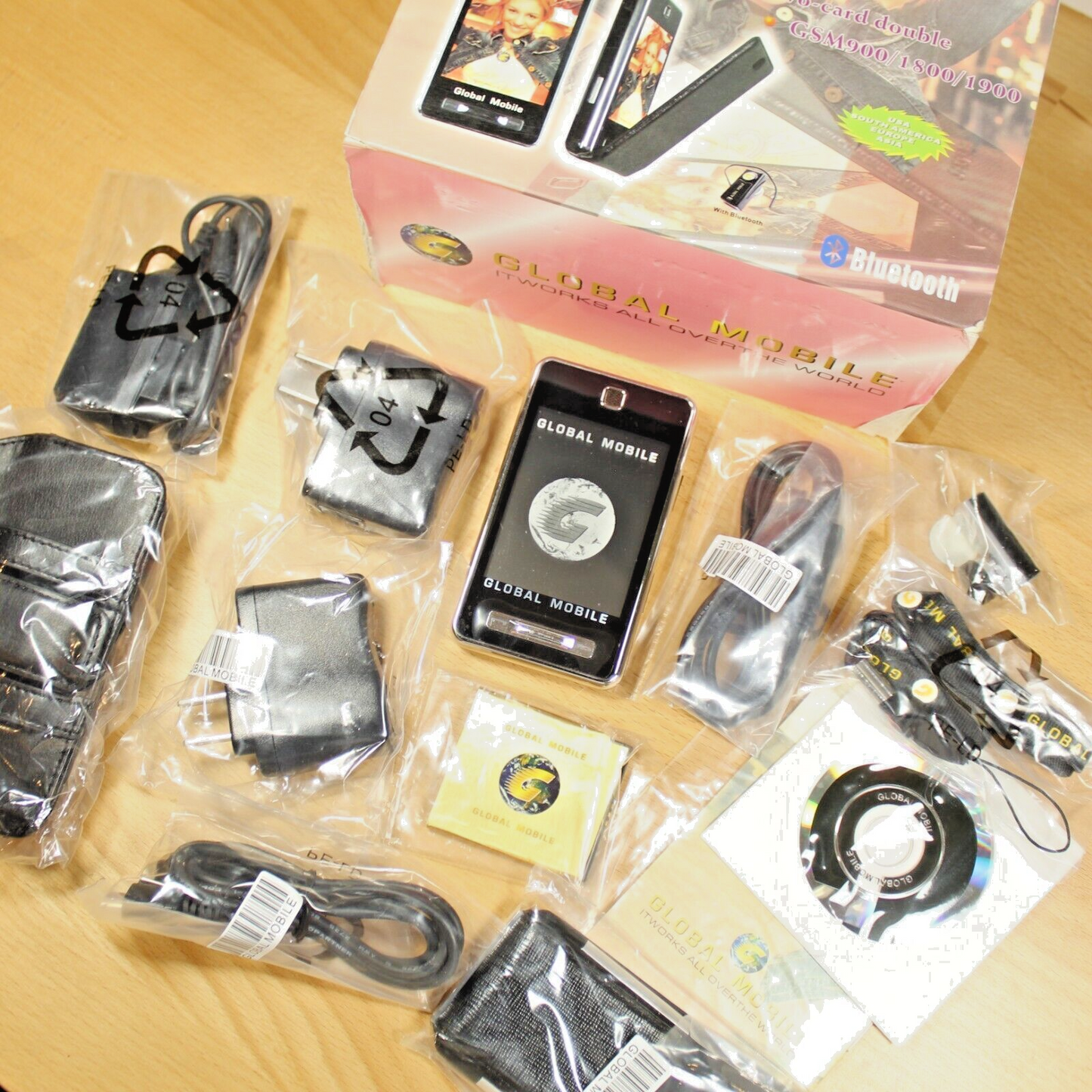 Unlocked World Wide Phone Global Mobile G300 International DUAL SIM Black