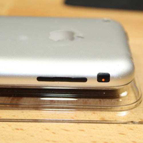 Very Rare Apple iPhone 1st Generation IOS 1 A1203 8GB AT&T In Box Collectible