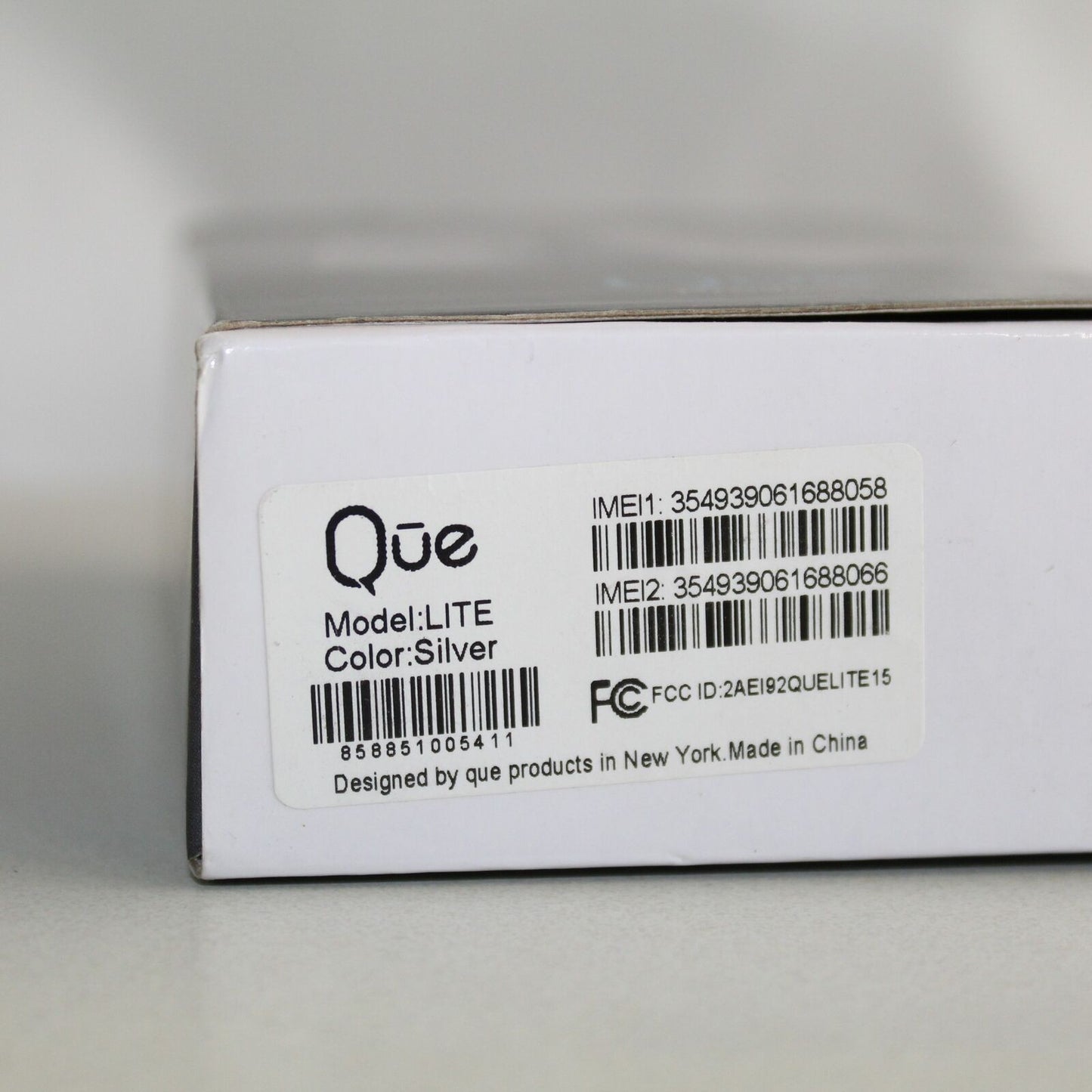 Rare Vintage Quest Lite QUE Phone International In Box Collectible