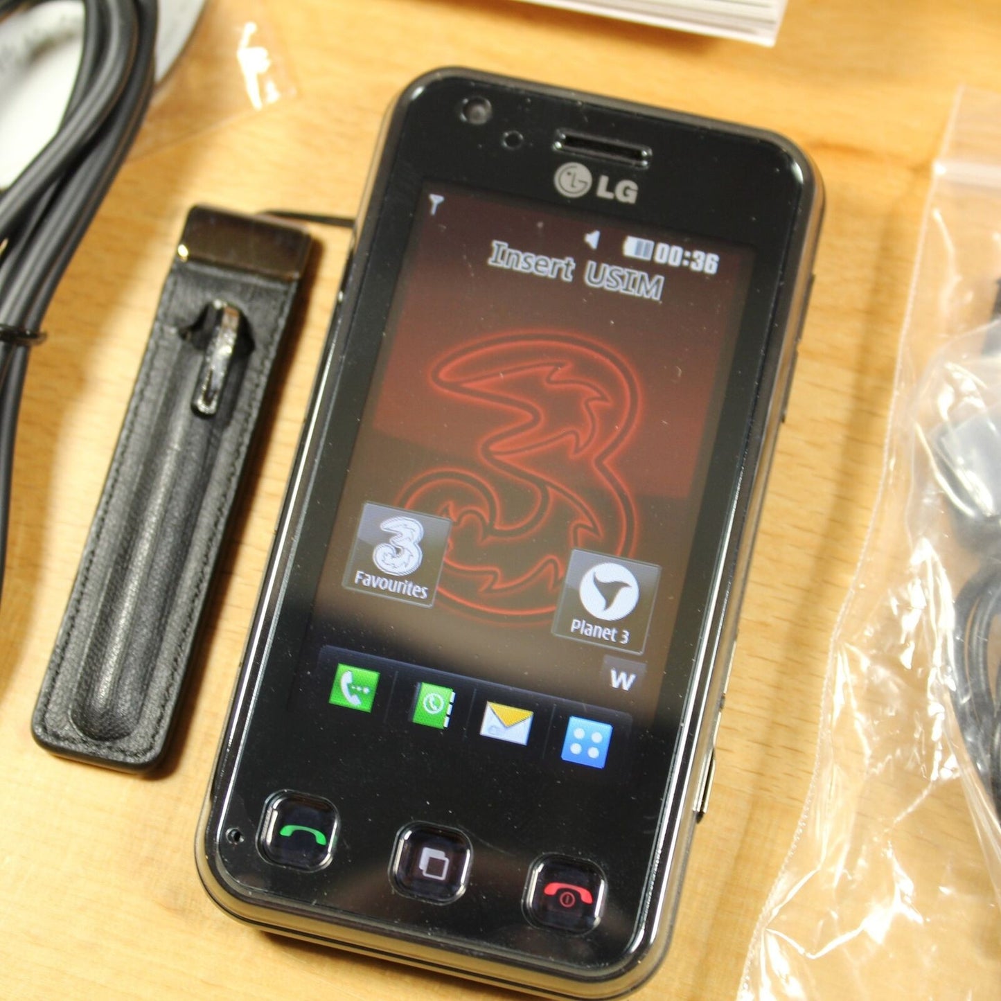 Vintage Rare LG Renoir KC910i Black Phone International In Box Complete