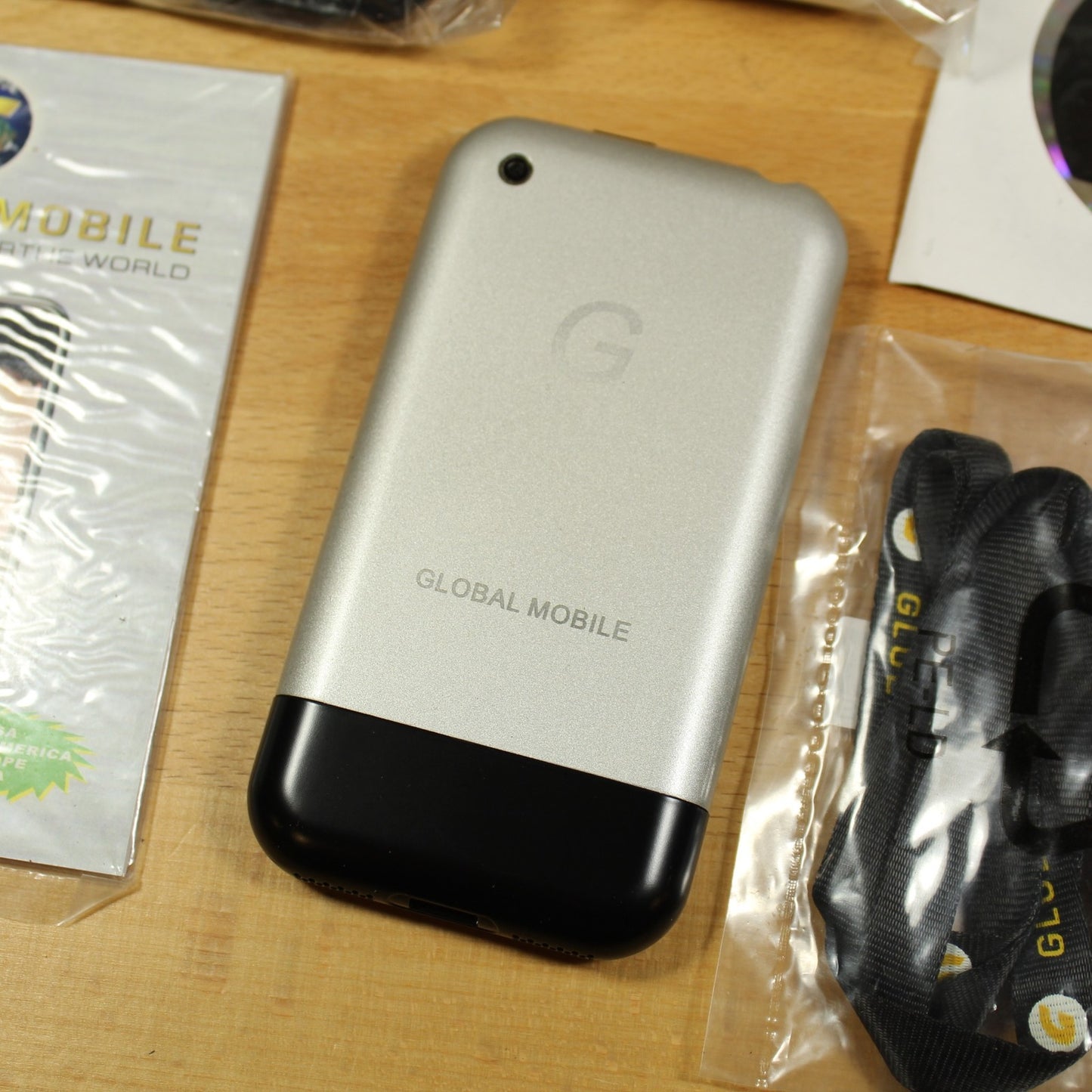 Rare Vintage Global Mobile G600 Phone Silver Unlocked World Wide In Box Bundle