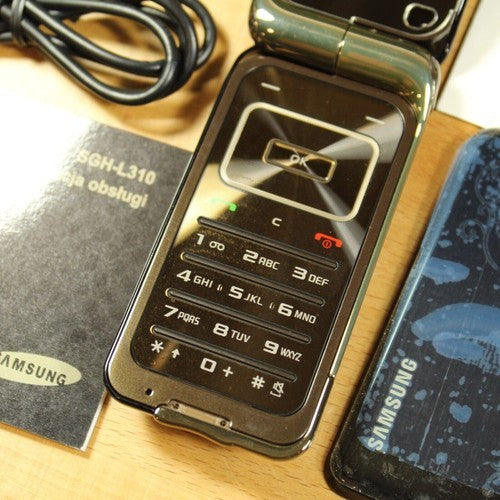 Rare Vintage Samsung SGH-L310 Phone Unlocked In Box Black Gold No Battery