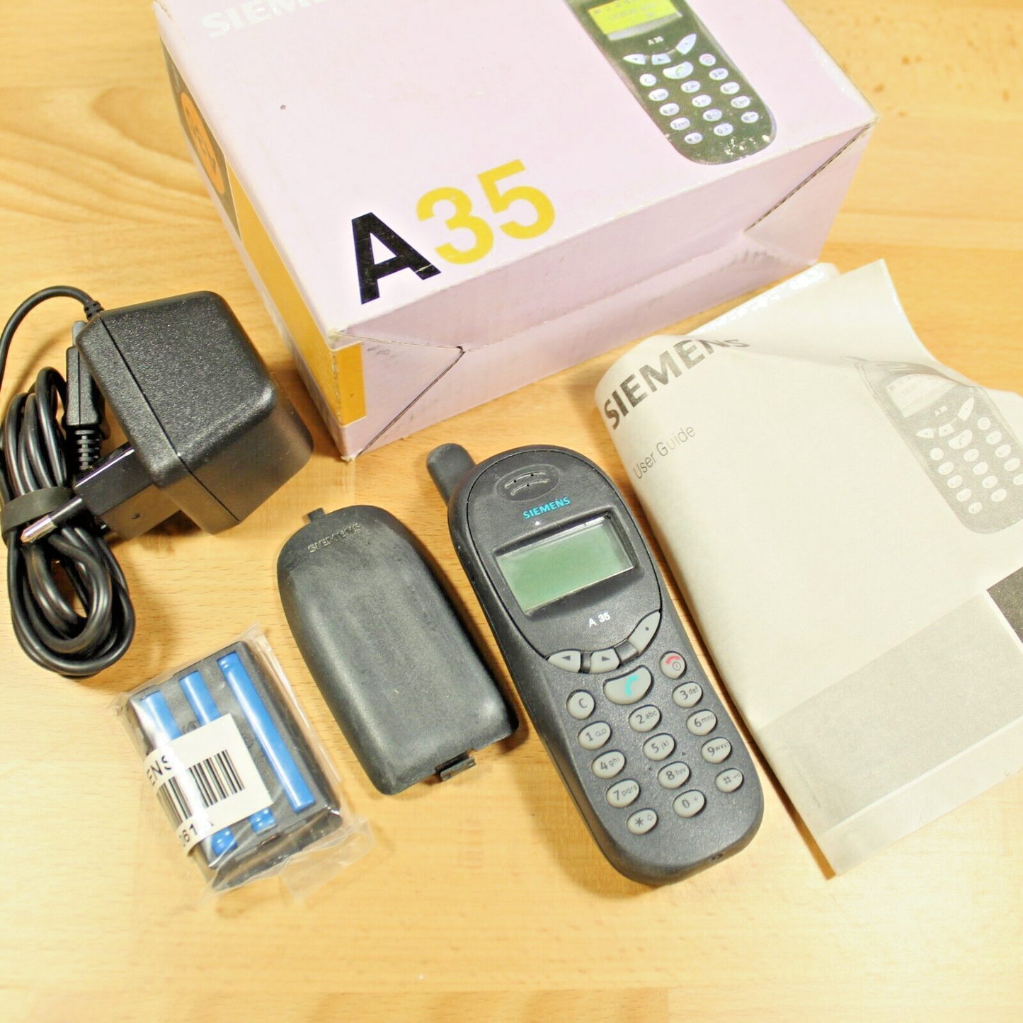 Rare Vintage SIEMENS A35 Black Phone In Box Black International