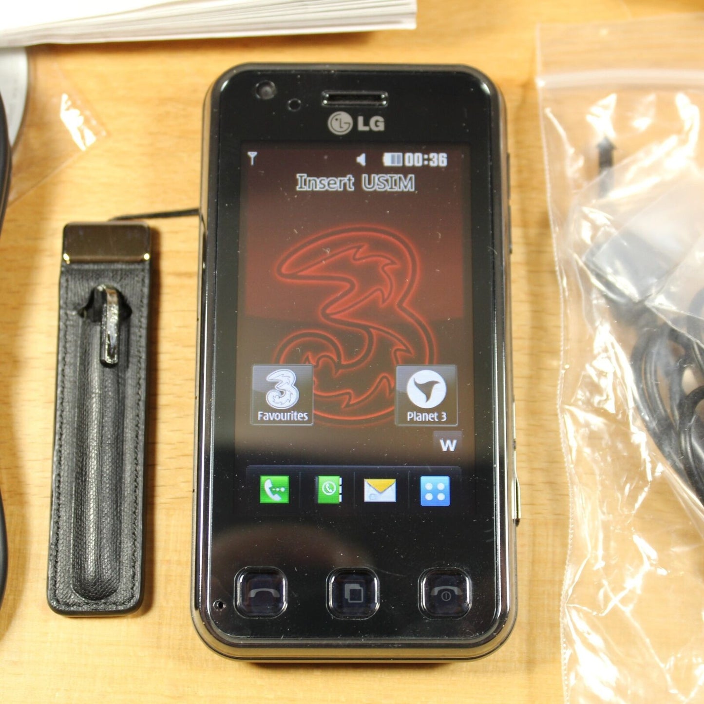Vintage Rare LG Renoir KC910i Black Phone International In Box Complete