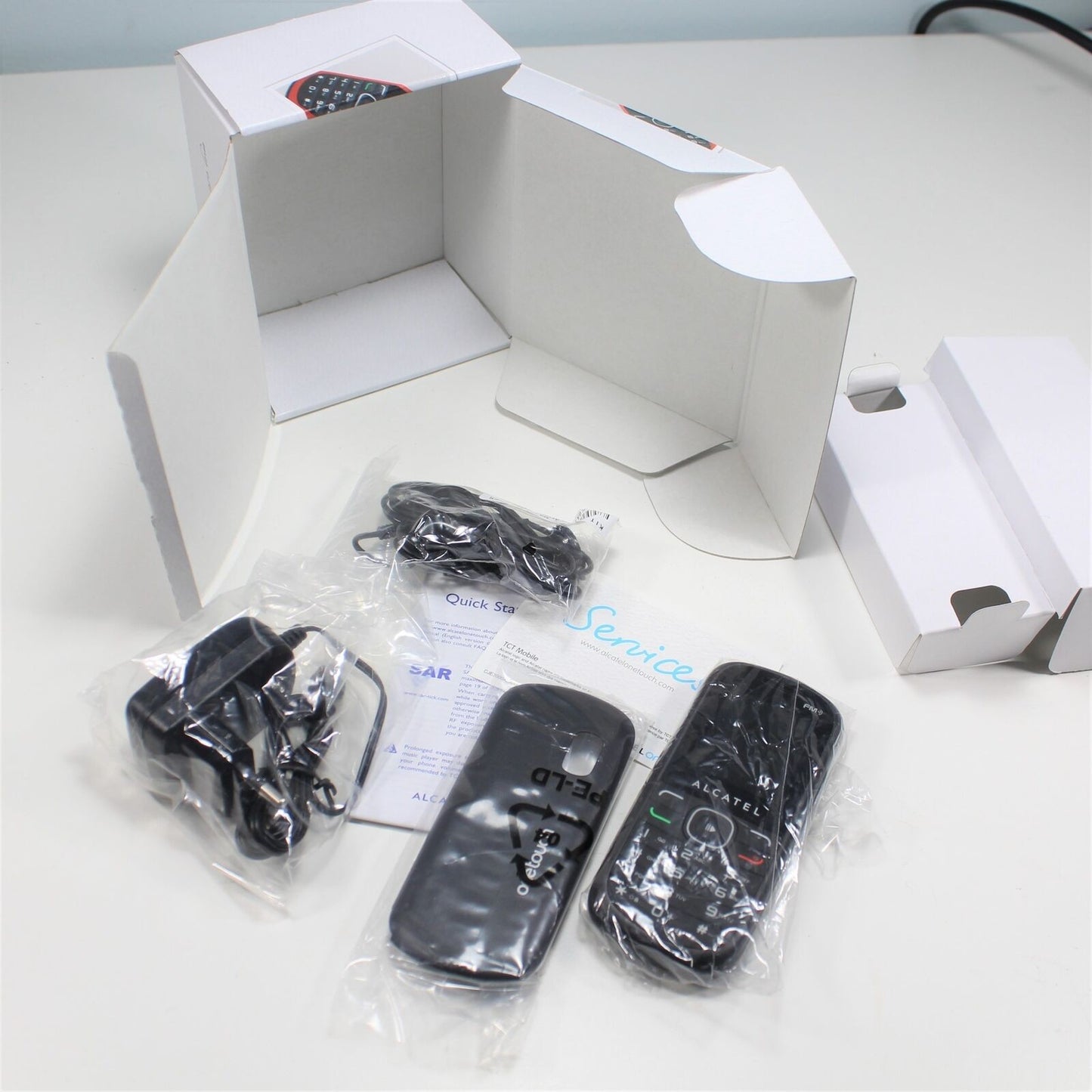 Alcatel One Touch 318D Unlocked Red Dual SIM Smartphone 2012 GSM New In Box
