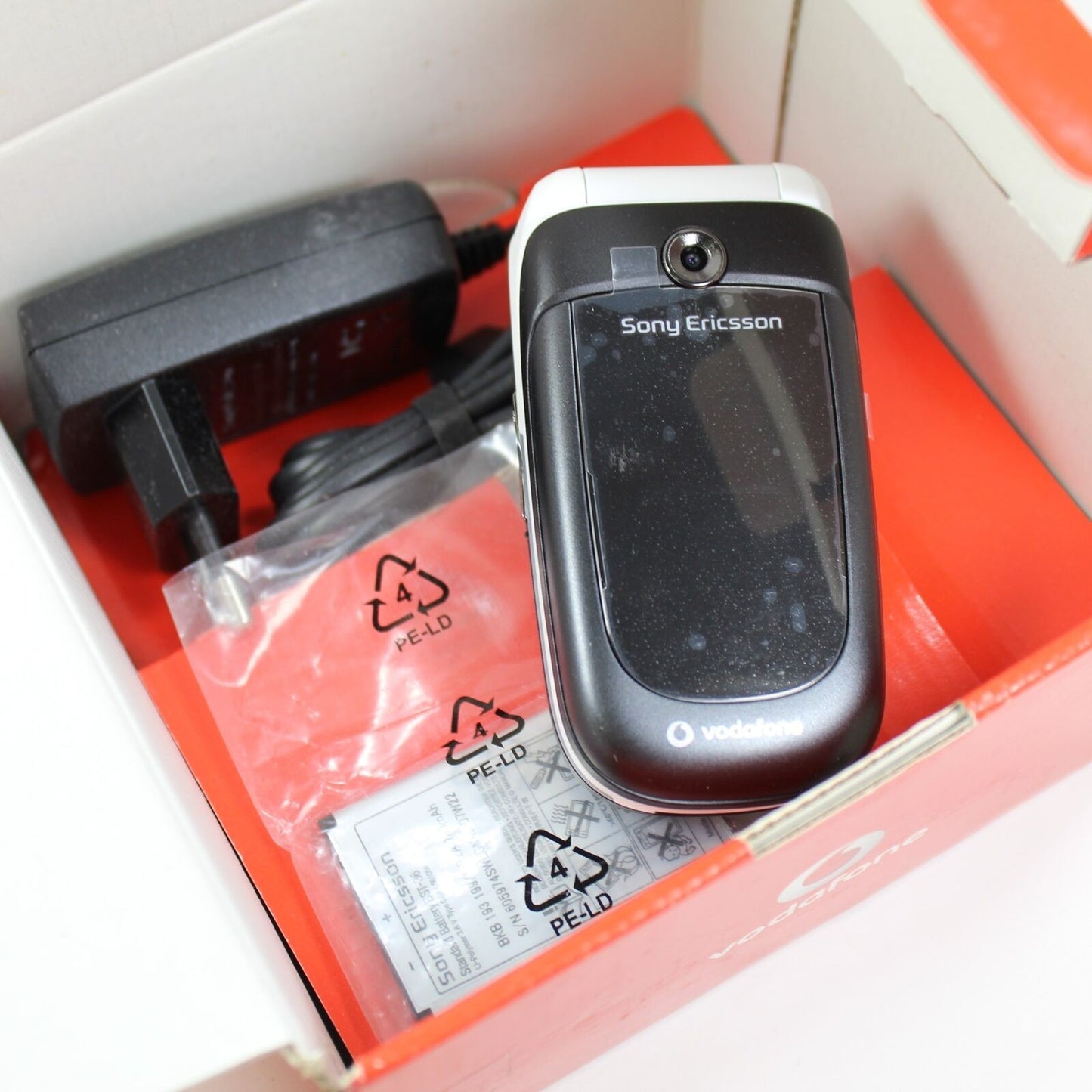 Rare Vintage Sony Ericsson Z310i VodaFone Phone Black Genuine Original In Box