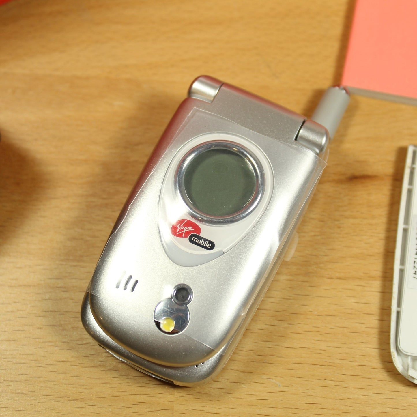 Rare Vintage Micro Snapper Virgin Mobile Phone International In Box Collectible