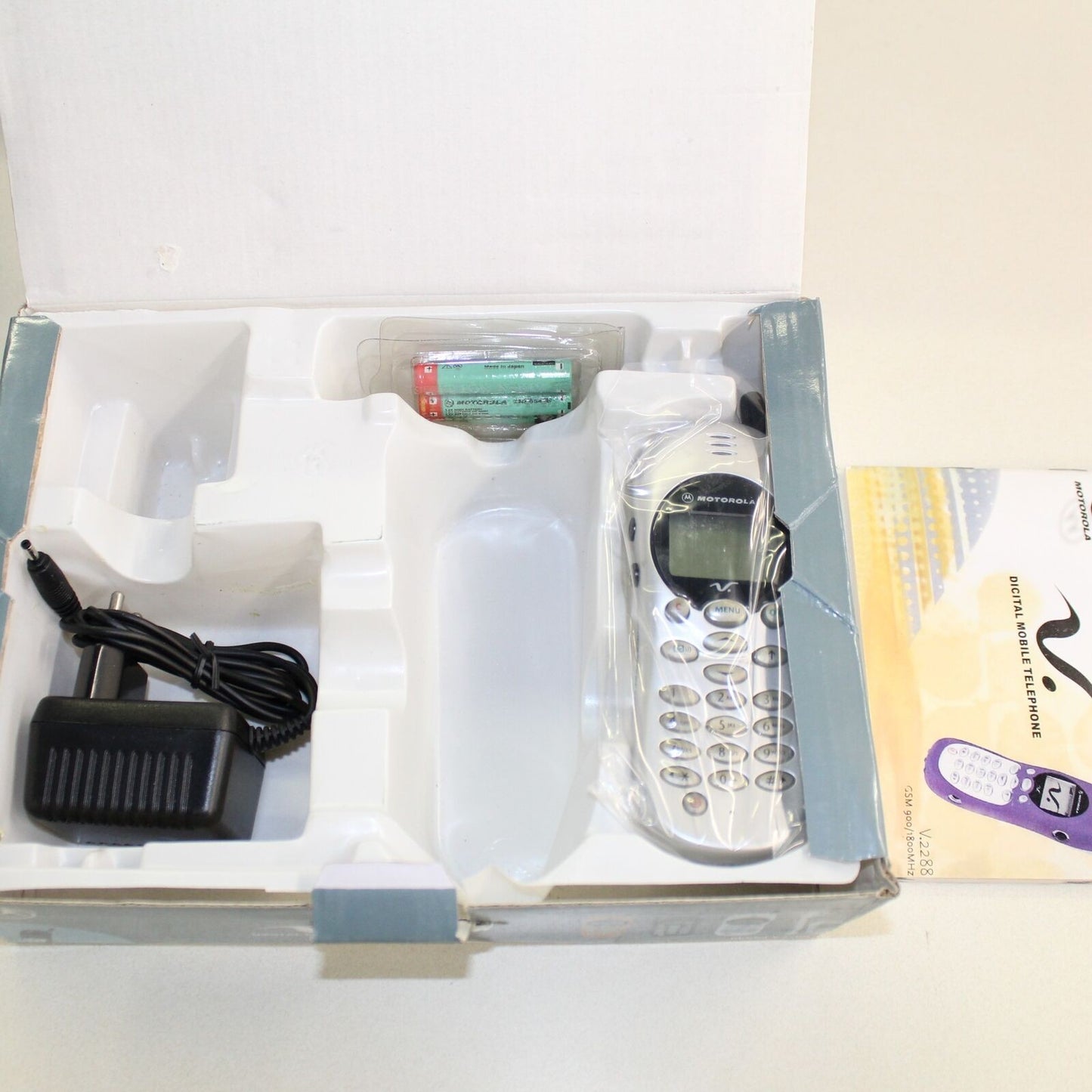 Vintage Motorola V2288 Phone International Silver In Box Collectible Rare
