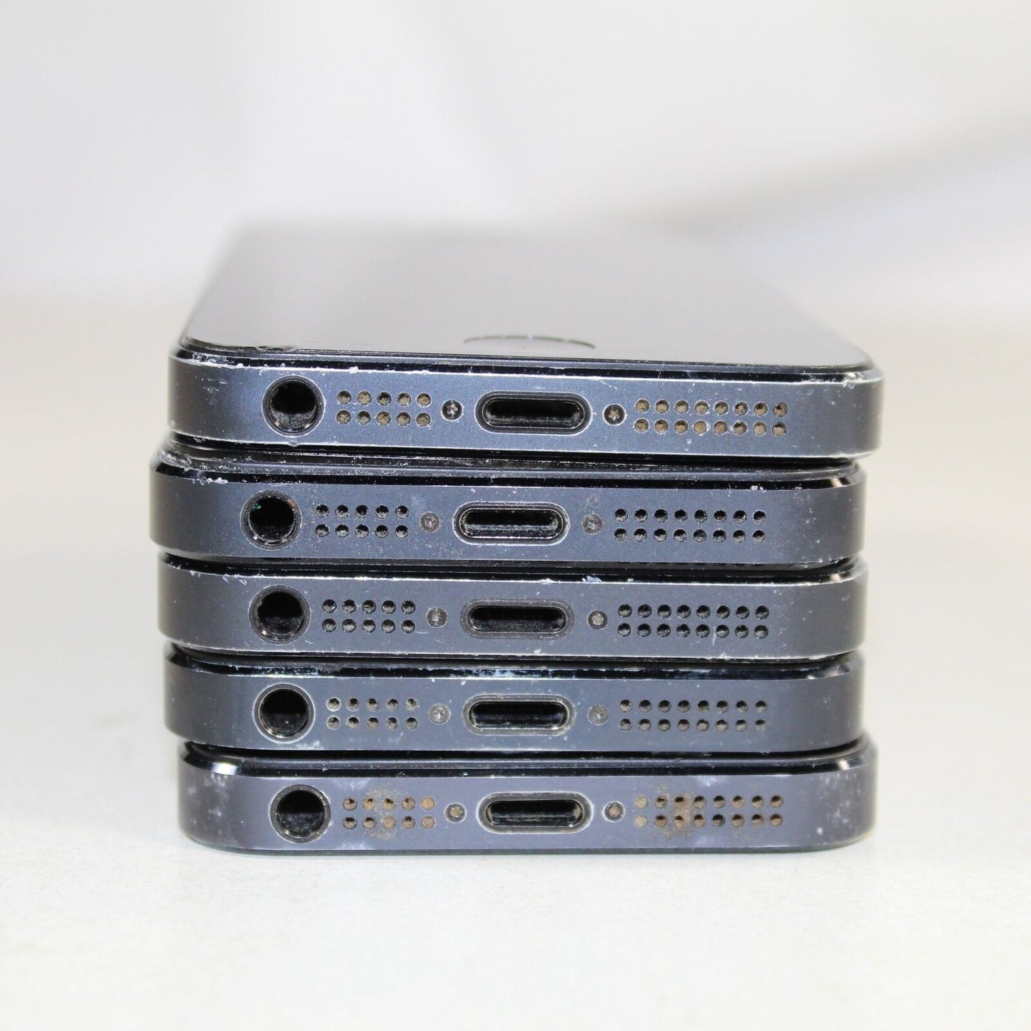 Vintage Apple iPhone 5 A1428 Smartphone 4G LTE Black Lot of 5 For Parts ASIS