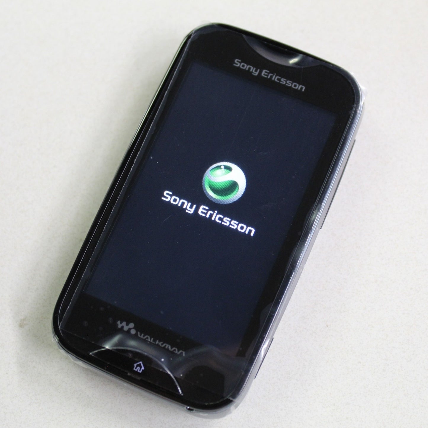 Sony Ericsson Mix Walkman WT13i Green Black 2G Cell Phone