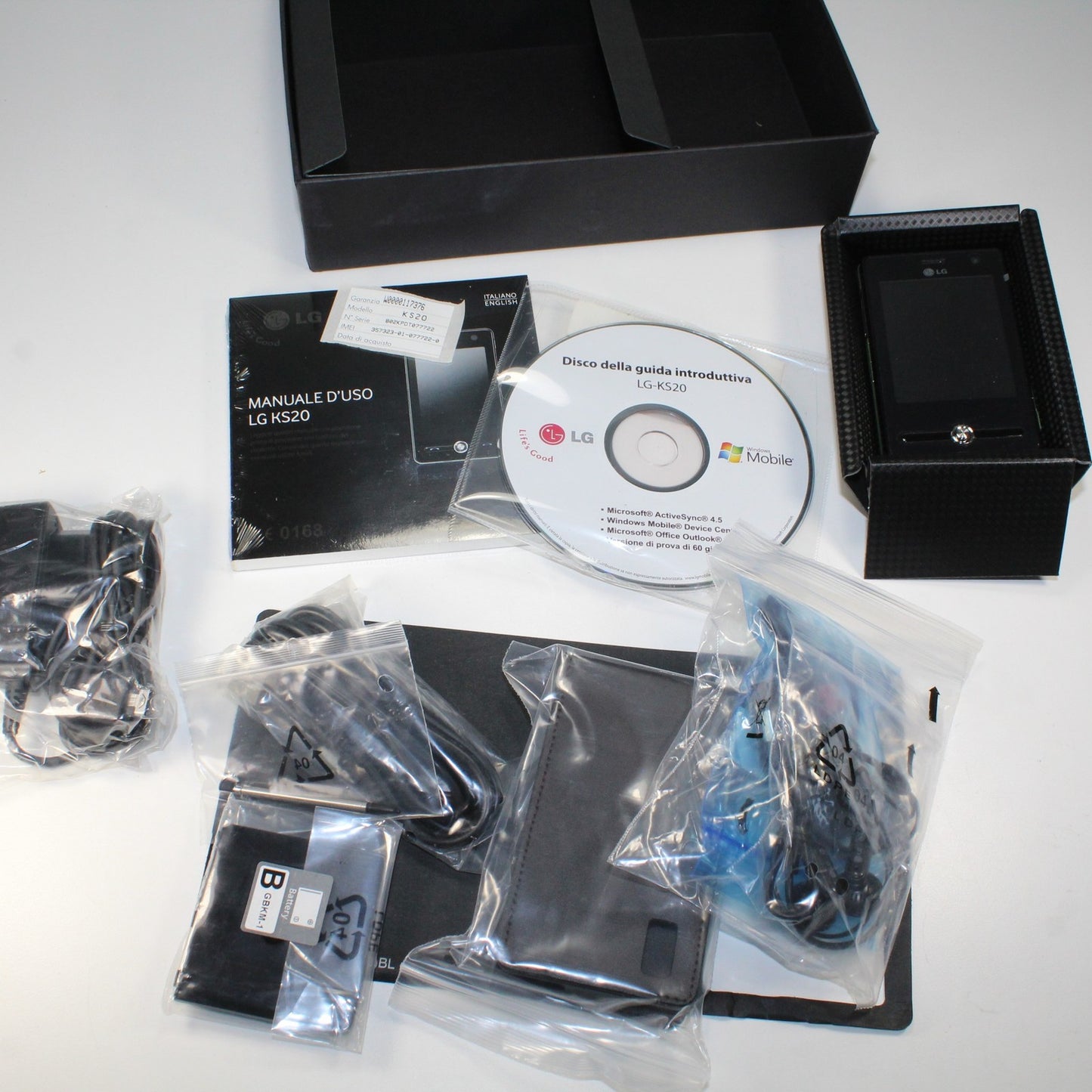 2007 Rare Vintage LG KS20 Phone Black In Box Complete Italian International