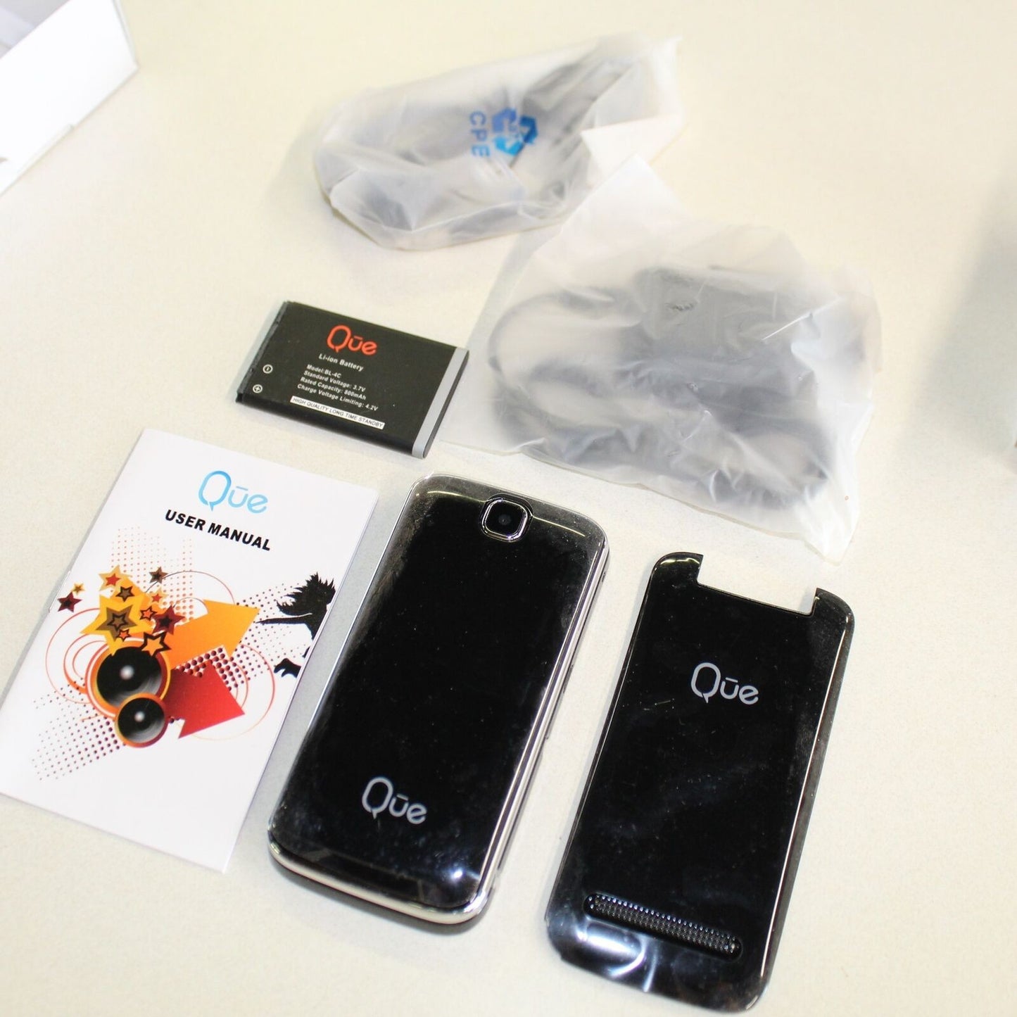 Rare Vintage Quest Lite QUE Phone International Black Collectible In Box