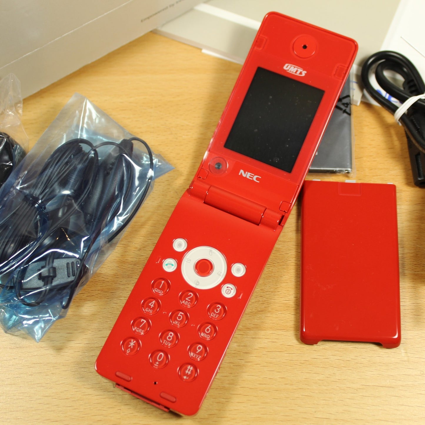 Rare Vintage NEC e373 Red Flip Phone International In Box Collectible Complete
