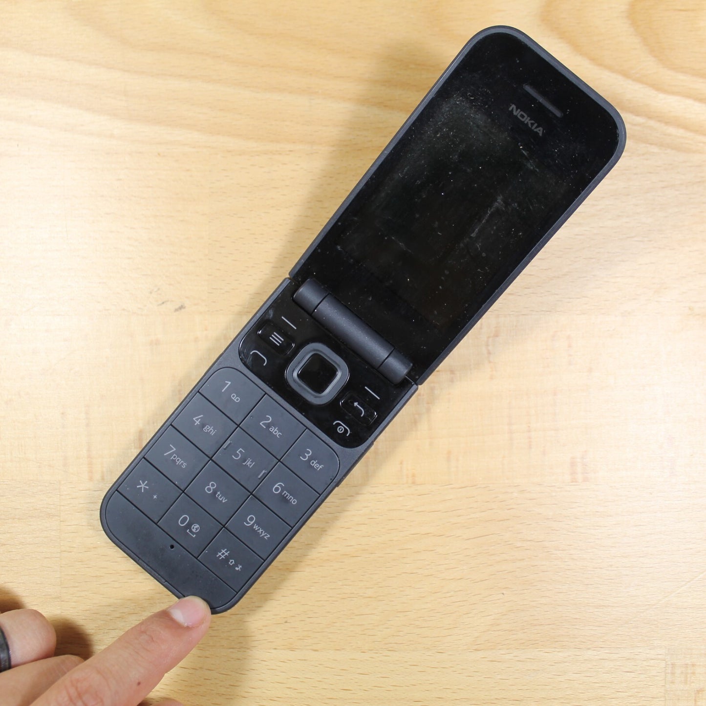 Nokia 2720 V Flip - 4 GB - Black (Verizon) For Parts Untested
