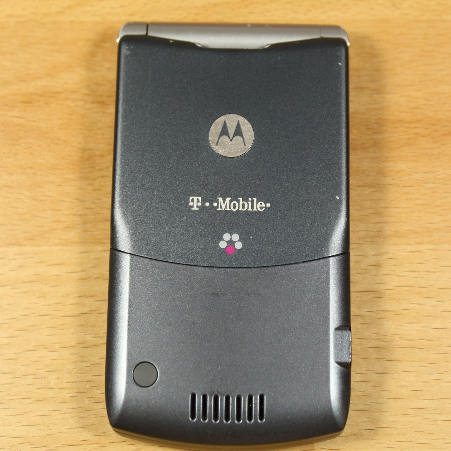 Rare Motorola RAZR V3 T-Mobile Camera Flip Phone Gray Vintage Collectible