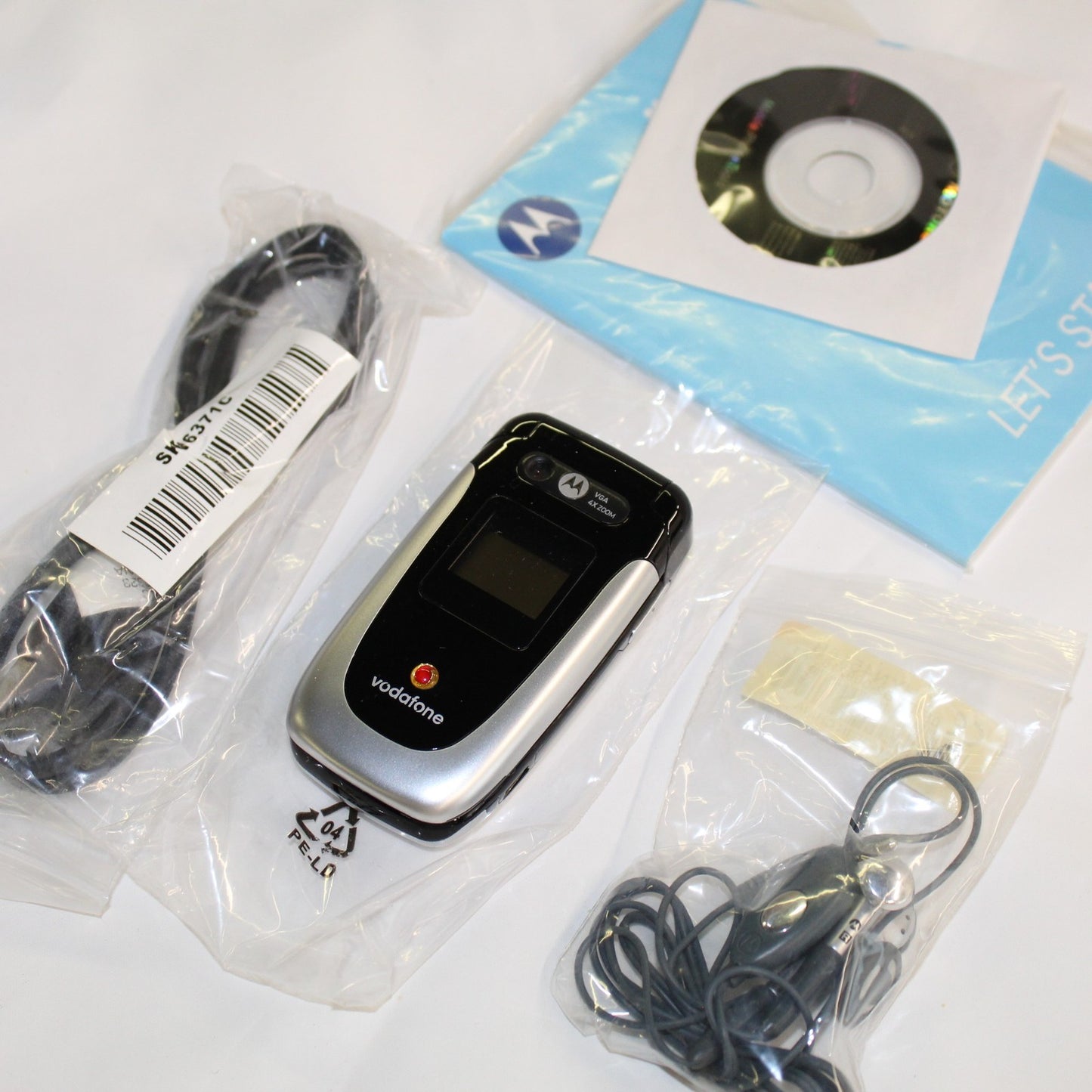 Rare Vintage Motorola V360 VodaFone Silver Phone International In Box Complete