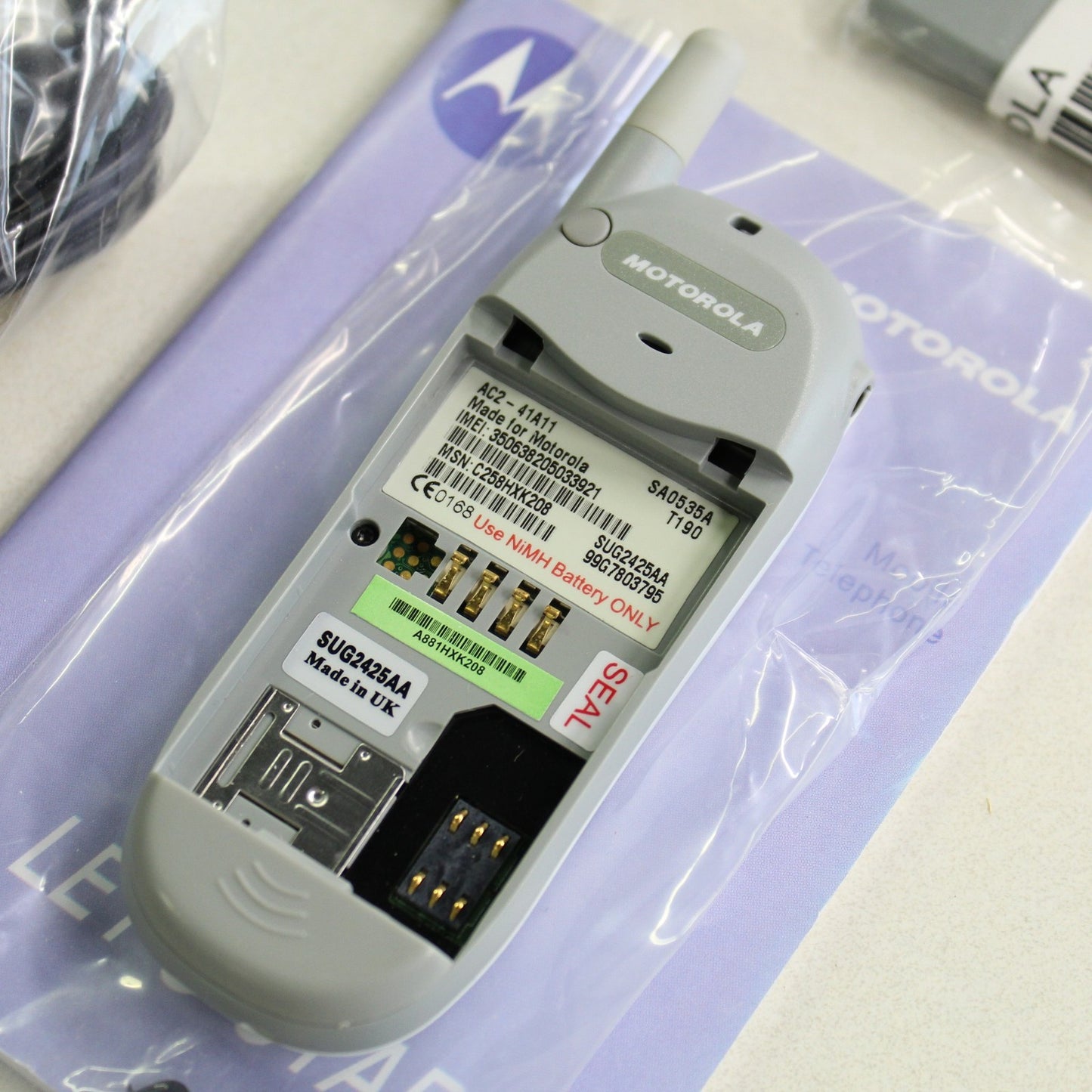 Rare Vintage Motorola T190 Phone White International In Box Bundle Complete