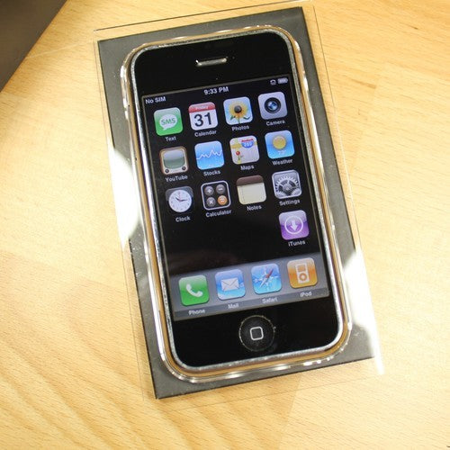 Very Rare Apple iPhone 1st Generation IOS 1 A1203 8GB AT&T In Box Collectible