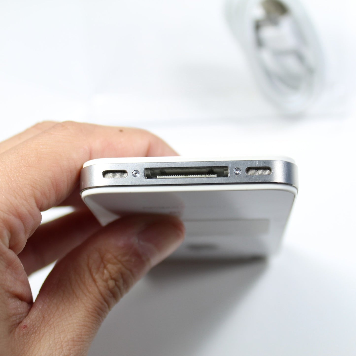 Apple iPhone 4 A1349 Smartphone 3G White 16GB No Sim Model IOS 7
