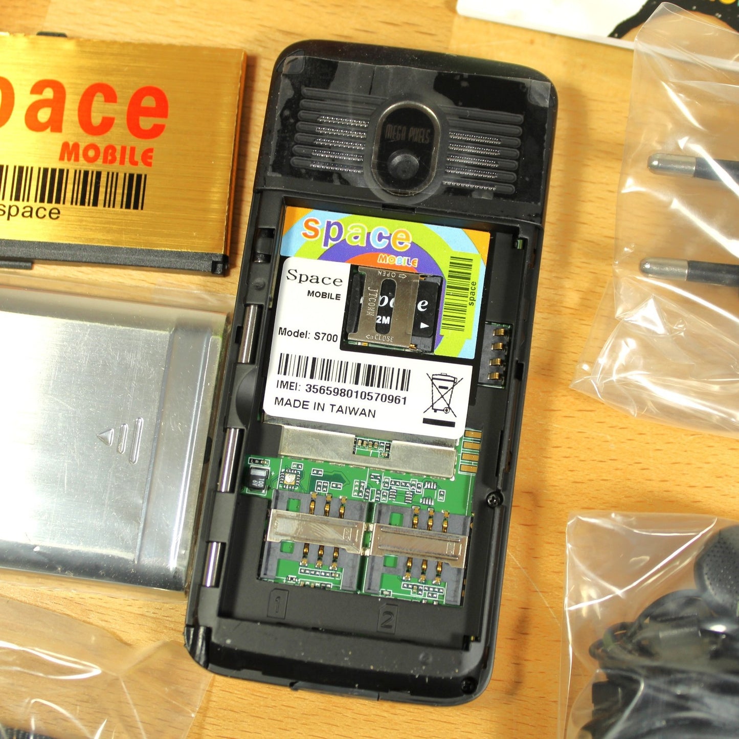 Rare Vintage Space Mobile S700 Unlocked Phone Black In Box Collectible Bundle