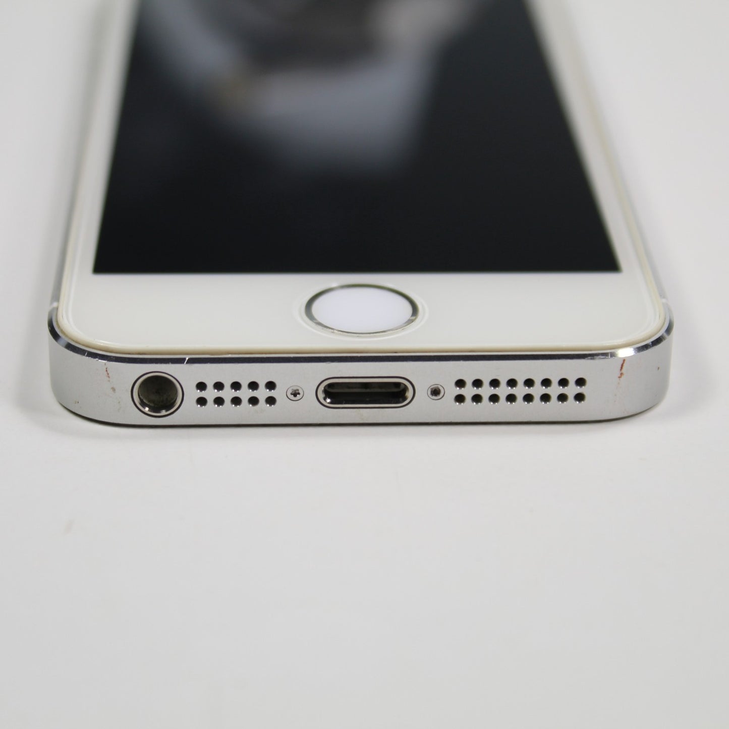 Vintage Apple iPhone 5s A1533 Smartphone 4G LTE Silver 16GB Collectible