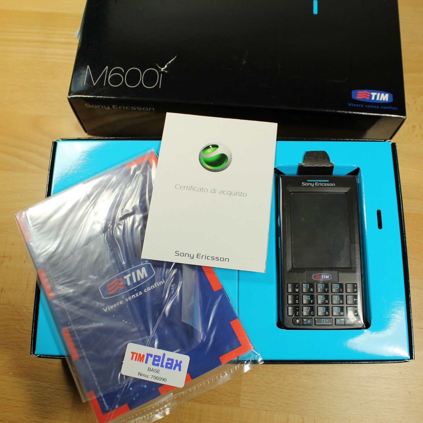 Rare Vintage Sony Ericsson M600i Black Phone TIM In Box Collectible Italian