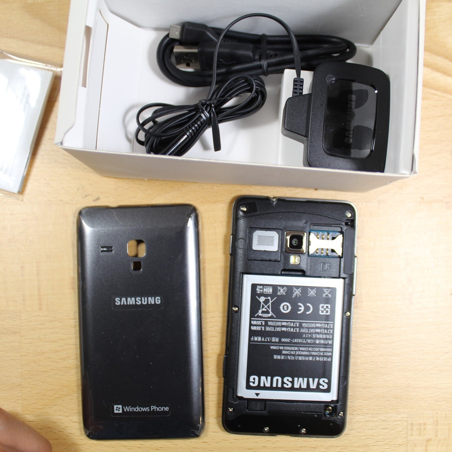 Samsung Omnia M - 4 GB - Black (Unlocked) Open Box