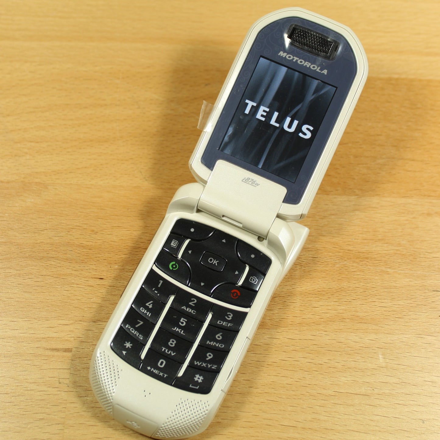 Rare Vintage Motorola i876W Telus Nextel iDen Phone White Direct Talk Radio