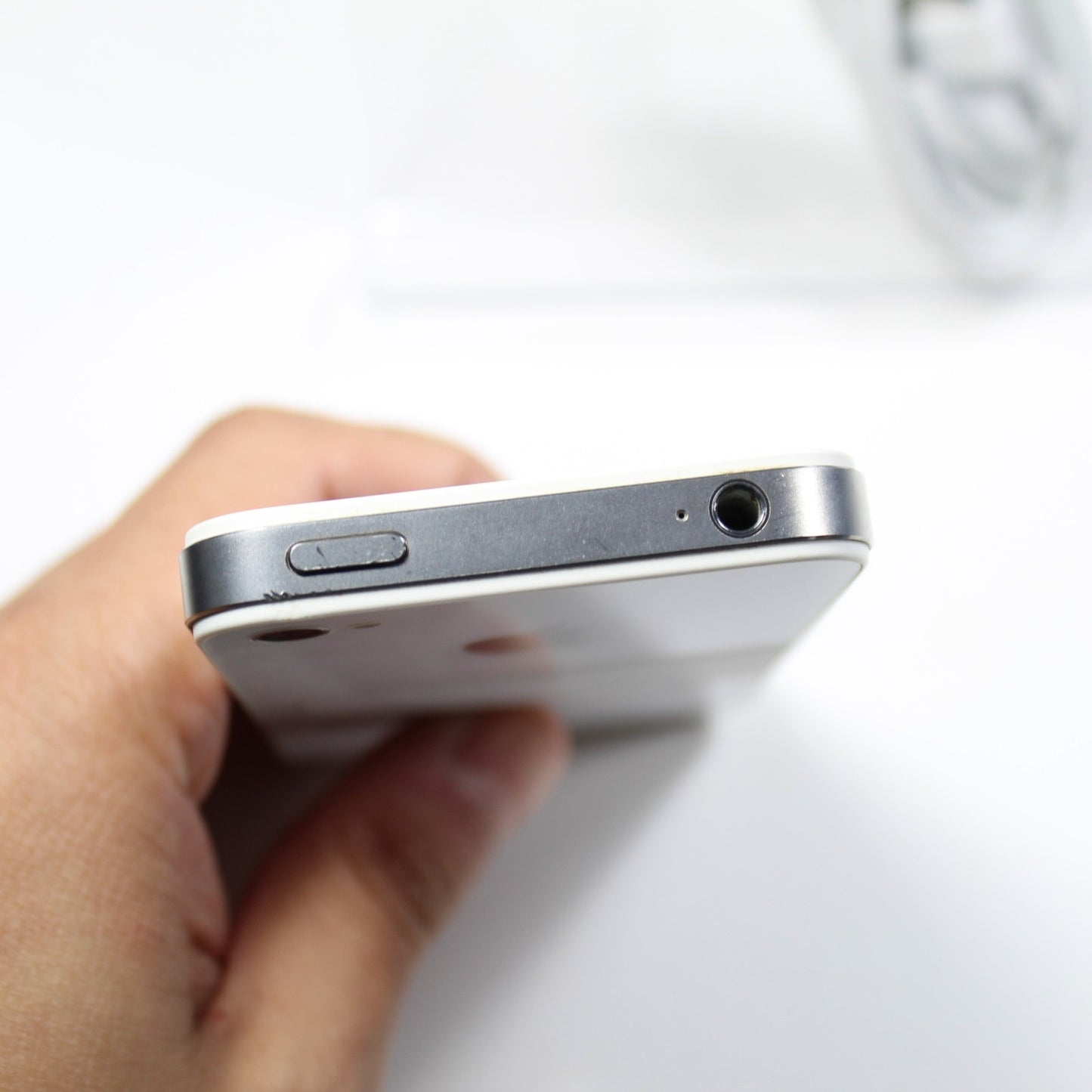 Apple iPhone 4 A1349 Smartphone 3G White 16GB No Sim Model IOS 7