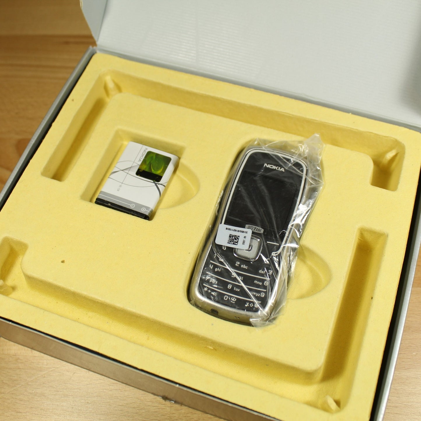 Ultra Rare Vintage Nokia 5500 Sport Phone In Box Bundle International