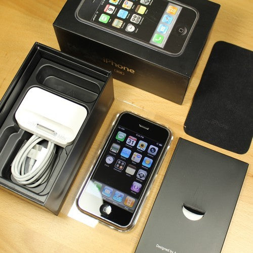 Very Rare Apple iPhone 1st Generation IOS 1 A1203 8GB AT&T In Box Collectible