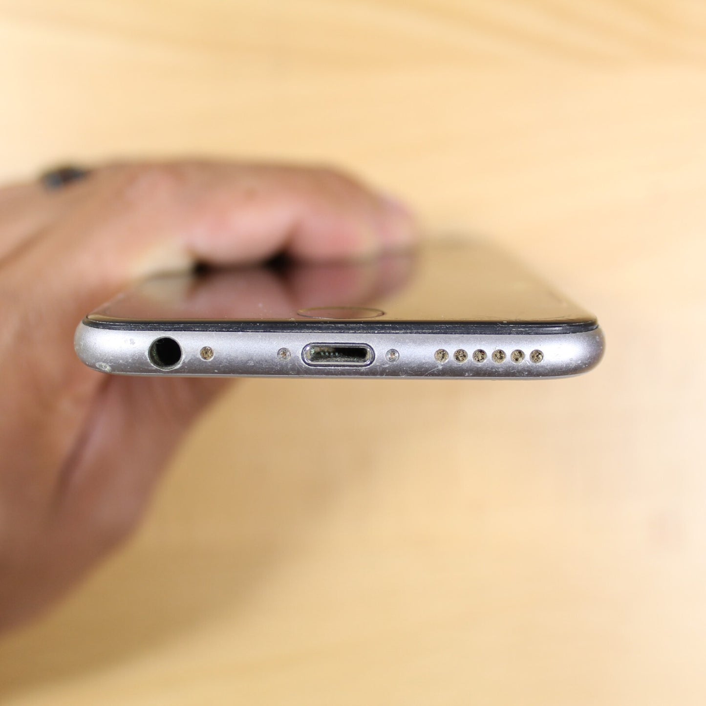 Apple iPhone 6 A1549 Smartphone Silver For Parts #081