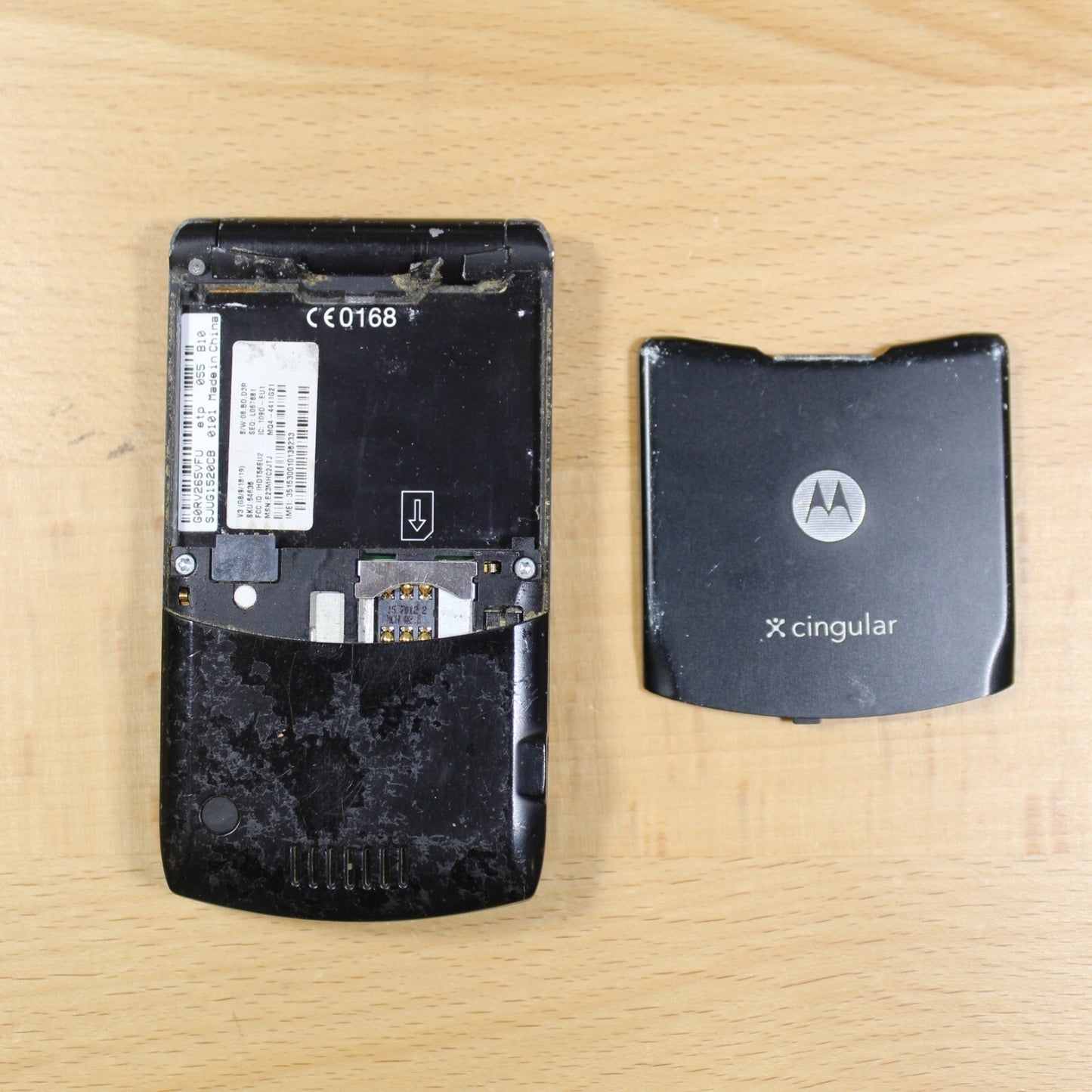 Vintage Motorola RAZR V3 AT&T Black Cell Phone Untested For Parts