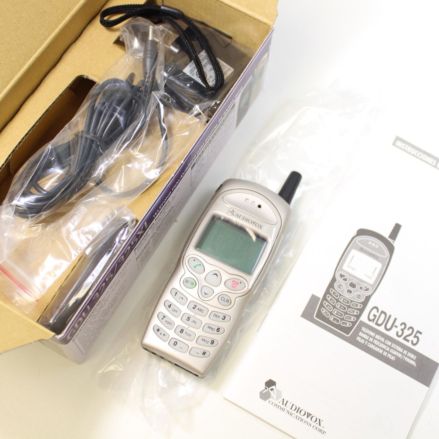 Rare Vintage Audiovox GDU-325/325XL Phone International Silver In Box Collect