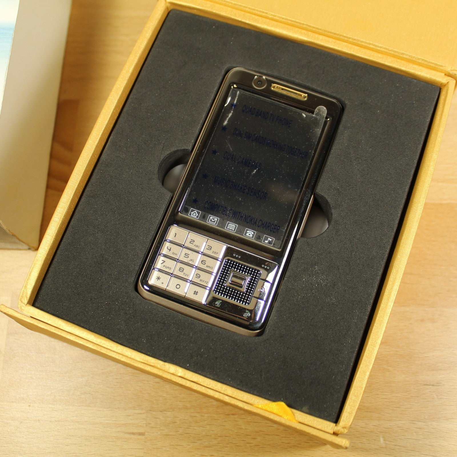 Rare Vintage Baoxing N2000 Unlocked Phone Black In Box Collectible Bundle
