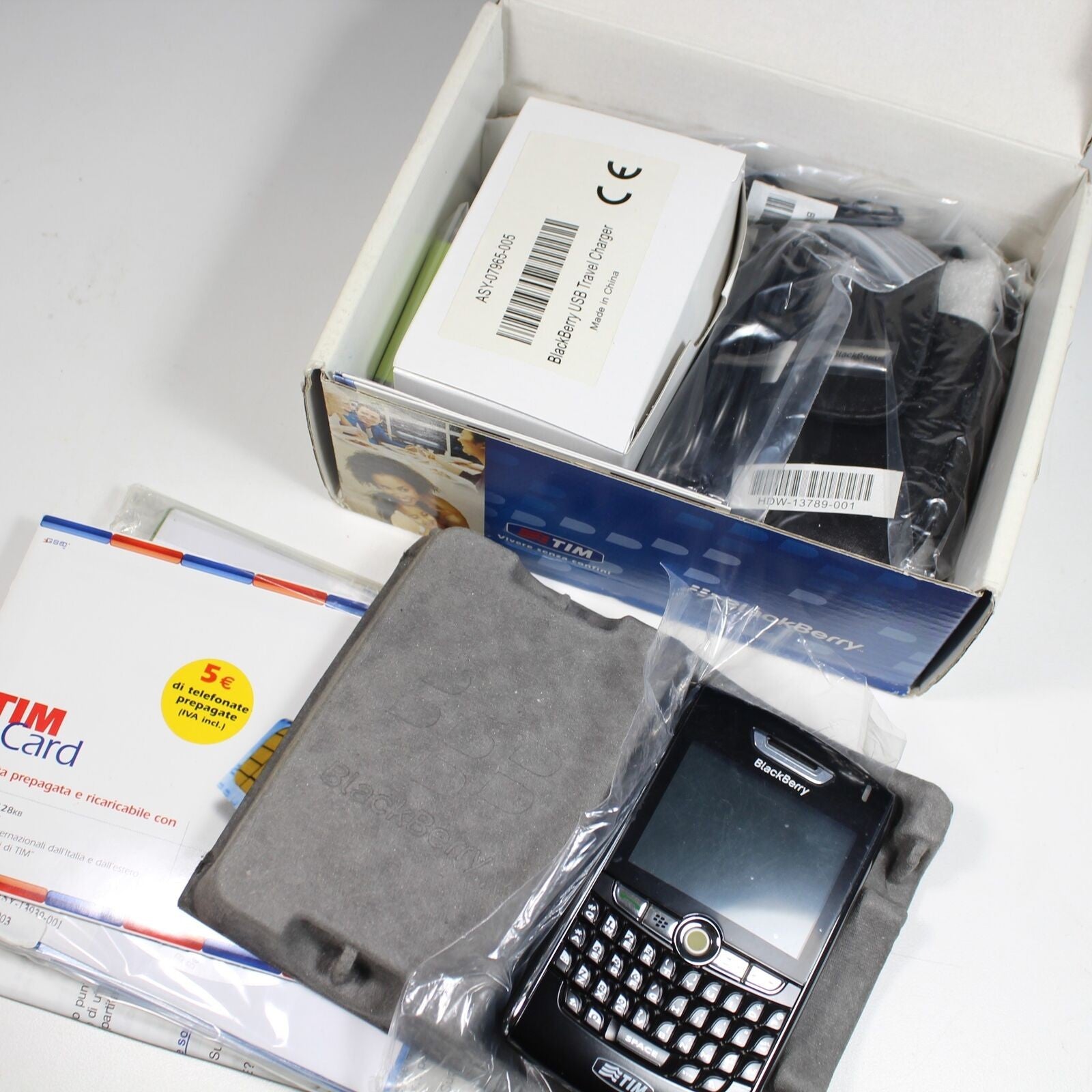 Vintage Blackberry 8800 Phone Black  In Box Complete 2007 Italian International